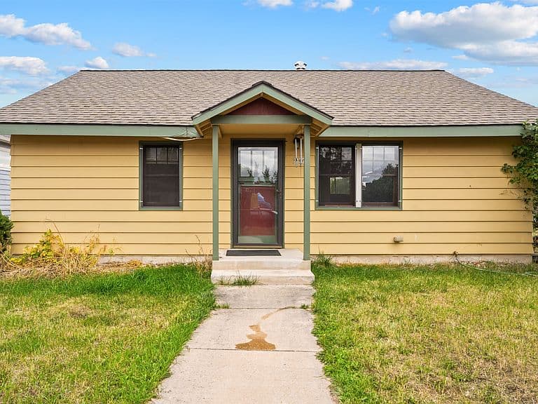 2435 Dixon Ave photo 2