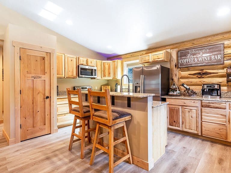 140 Evergreen Dr photo 5