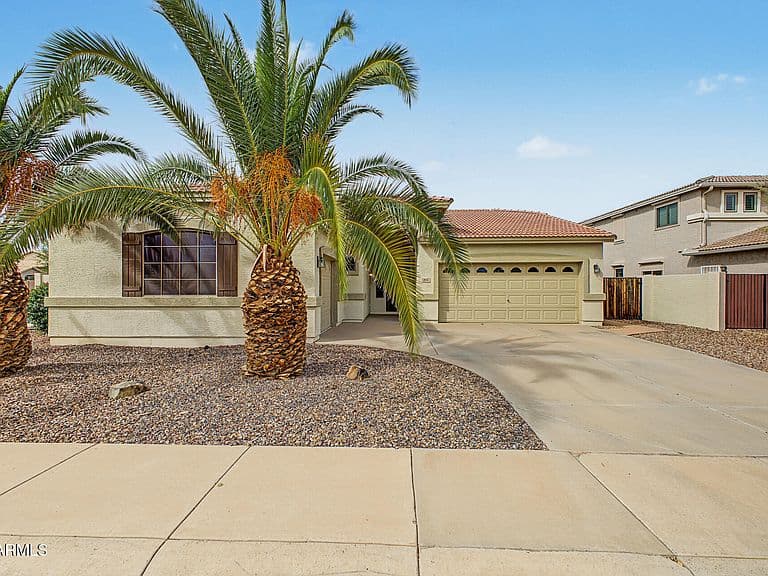 260 W BIRCHWOOD Place photo 2