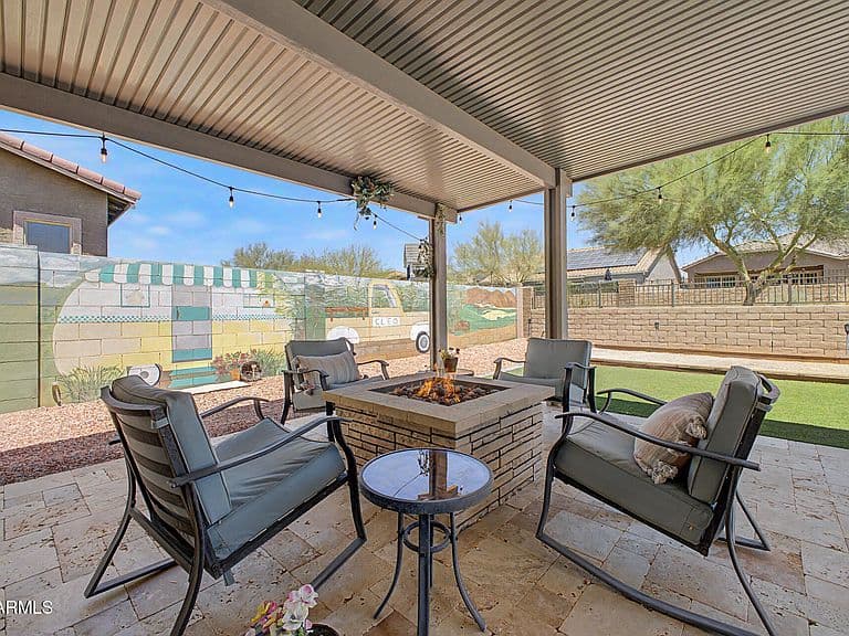 18514 W THISTLE LANDING Drive photo 1