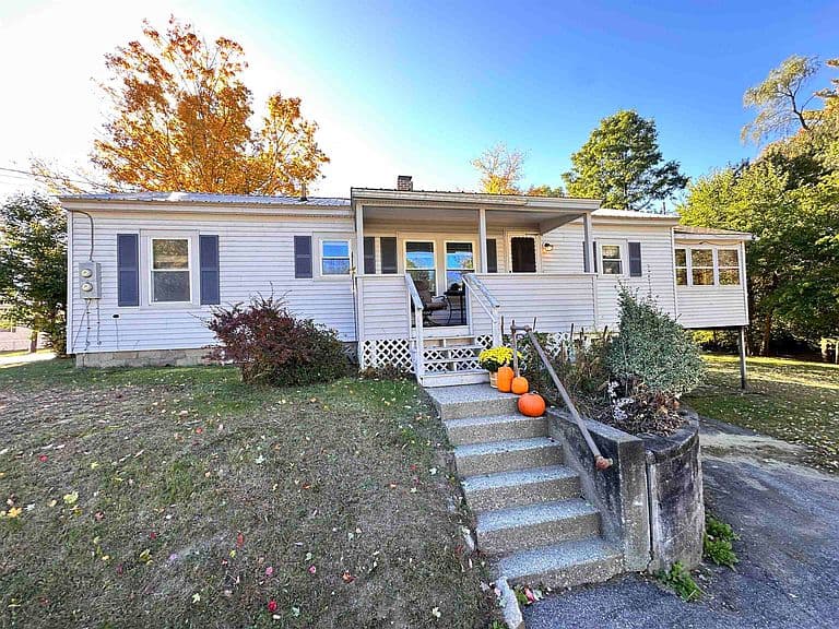 25 Pierce Road photo 1
