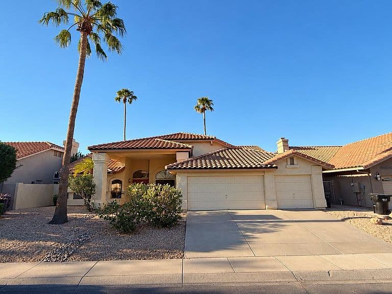 1047 W COAST Drive photo 3
