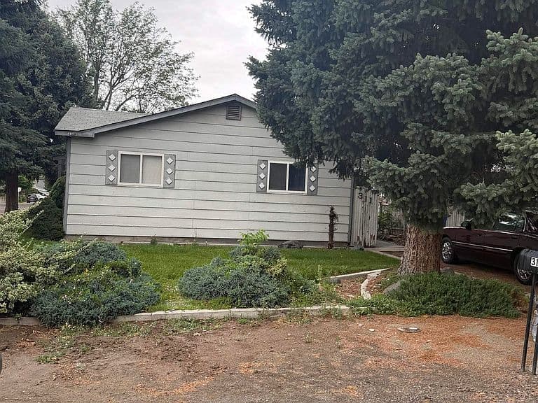 311 S Ave E photo 2
