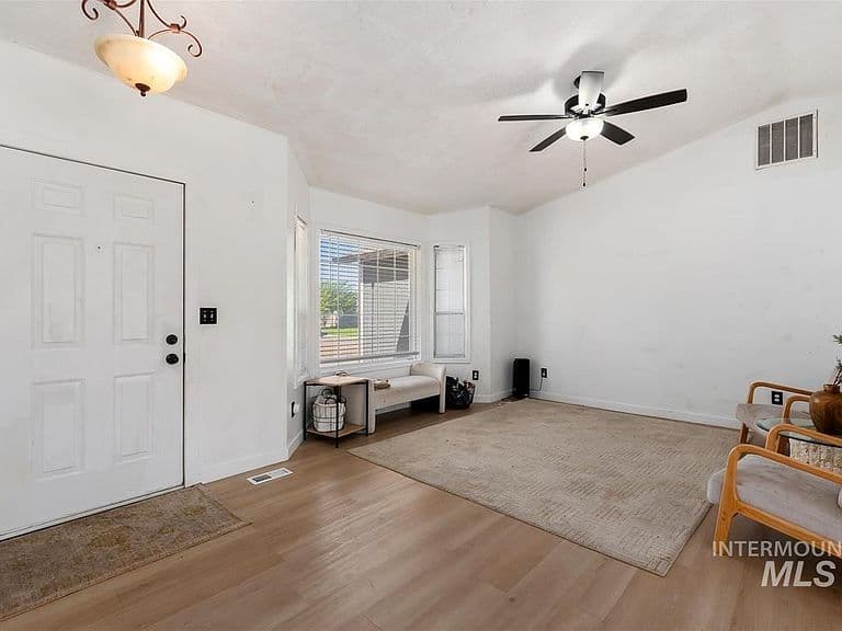 3000 Myrtlewood Way photo 3