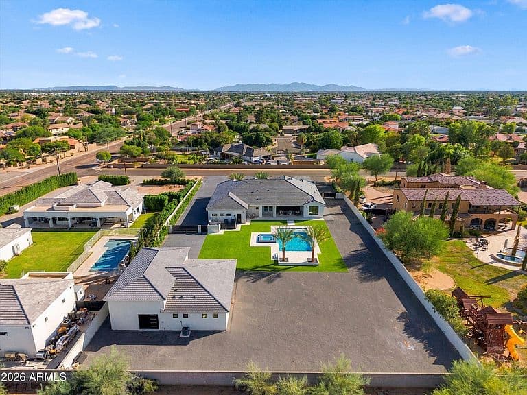 8318 W WILLIAMS Road photo 3