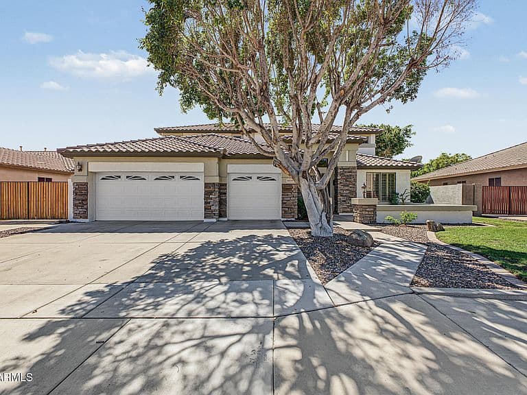 8039 W FOOTHILL Drive photo 4