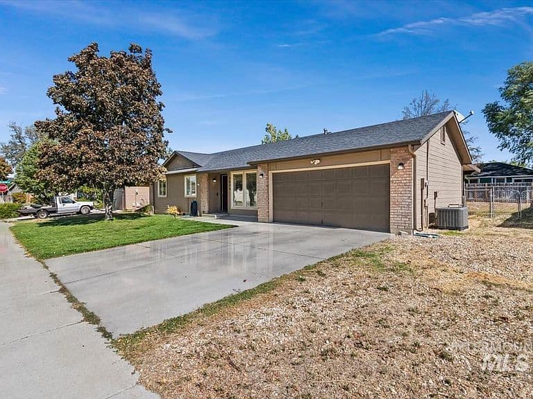 3626 S Peoria Way photo 4