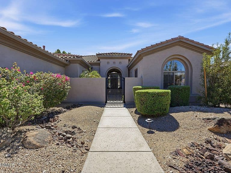 11481 E BLANCHE Drive photo 4