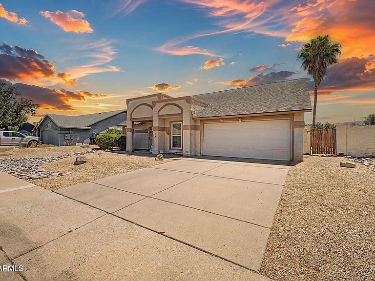 1259 N ROSEMONT Street photo 4