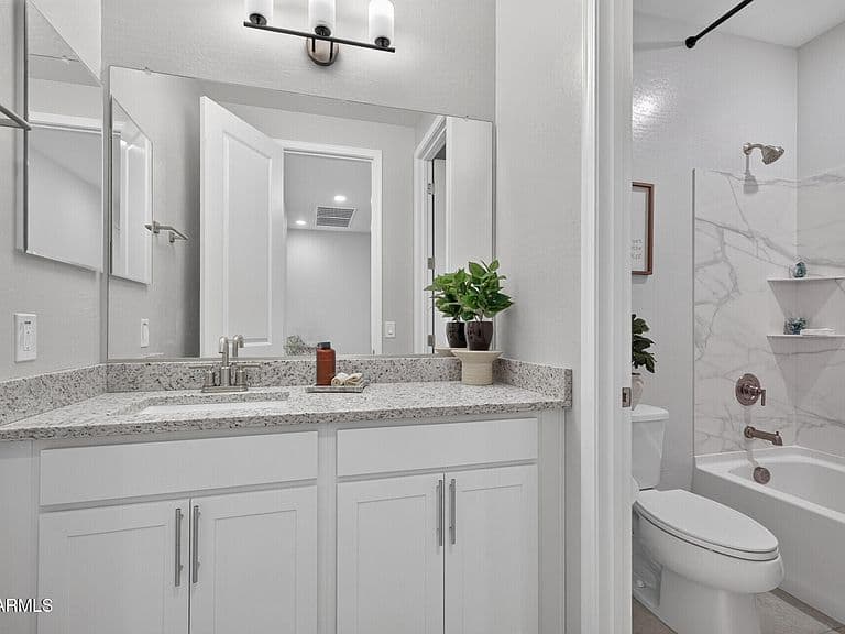 24568 W HILTON Avenue photo 3