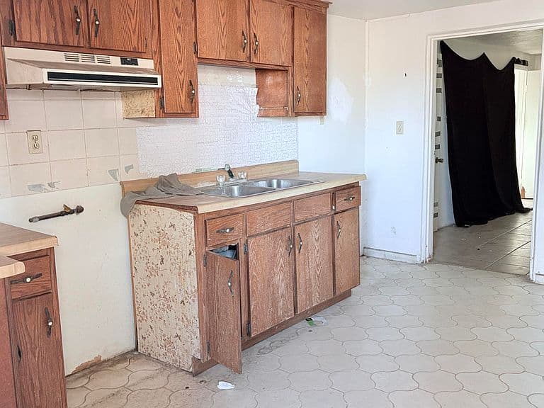 315 S State Ave photo 4