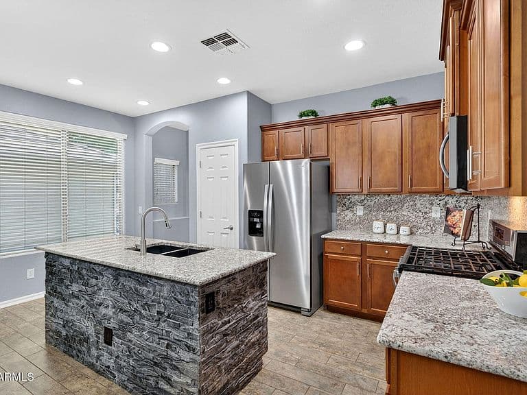 19137 E KINGBIRD Drive photo 3