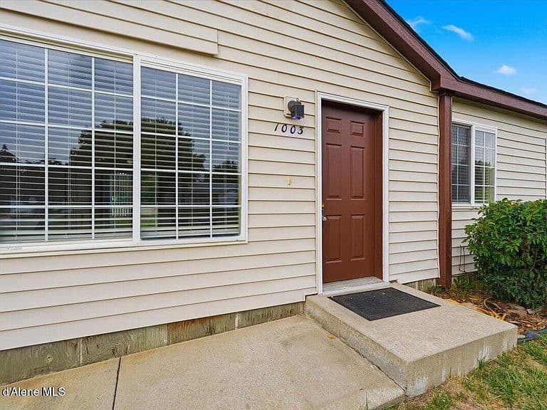 1003 E Teton Ave photo 3
