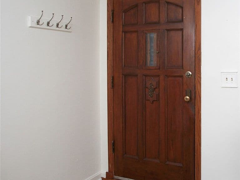 612 Wyoming Ave photo 3