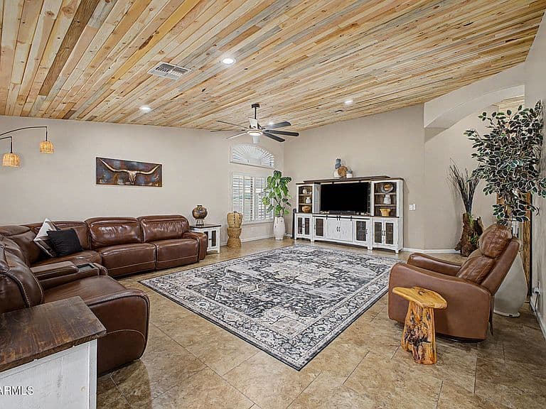 8729 W TONOPAH Drive photo 5