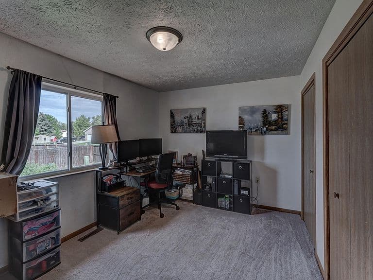 115 Springer Dr photo 5