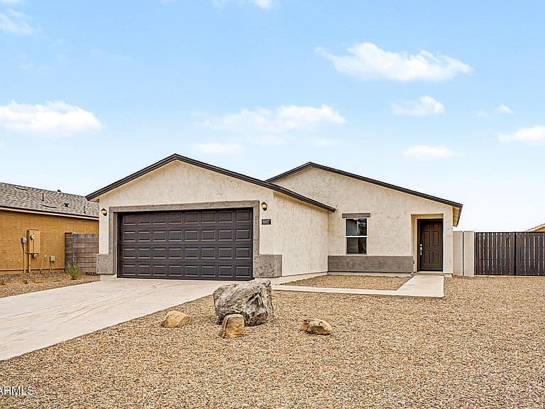 8697 W CONCORDIA Drive photo 3