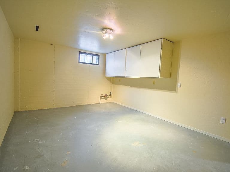 919 8th Ave E photo 5