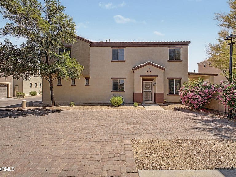 1322 E DUNBAR Drive photo 2