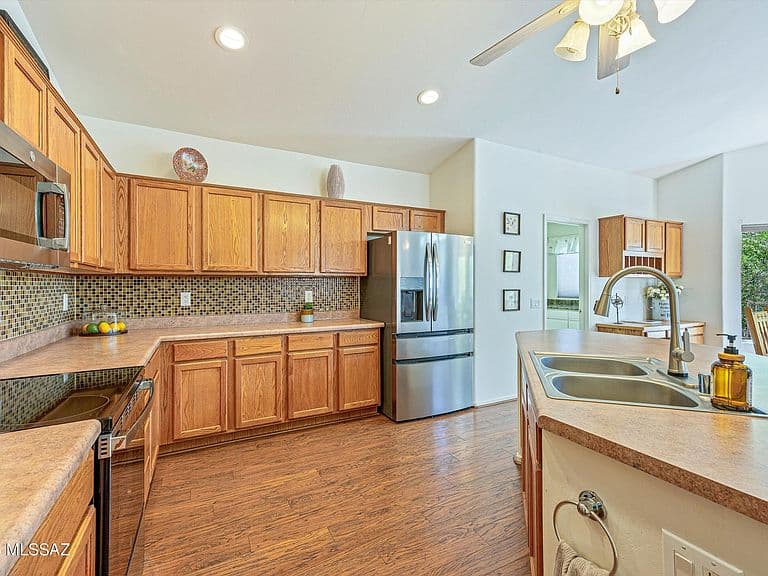 63140 E Whispering Tree Ln photo 3