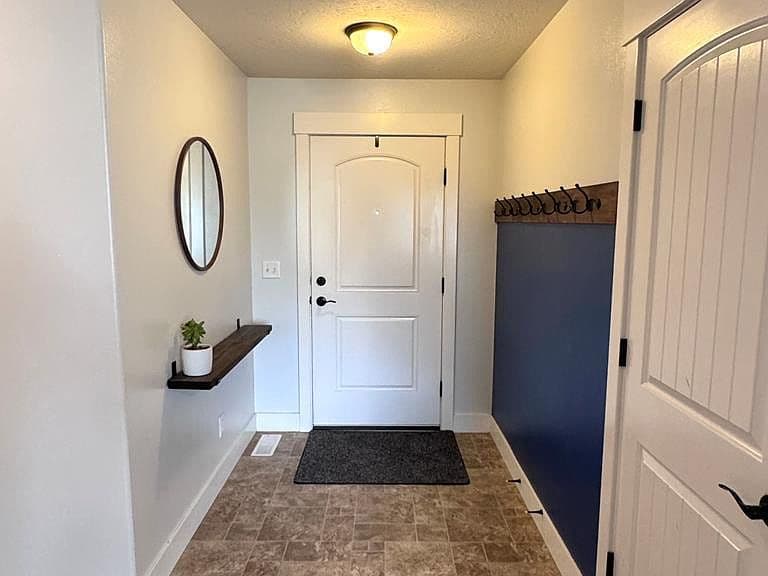 3937 E 172 N photo 4