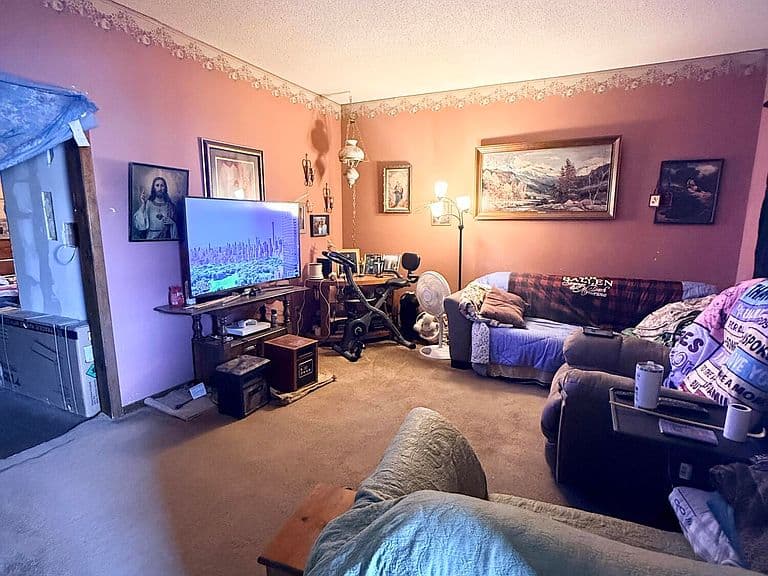 310 6th St NW photo 4