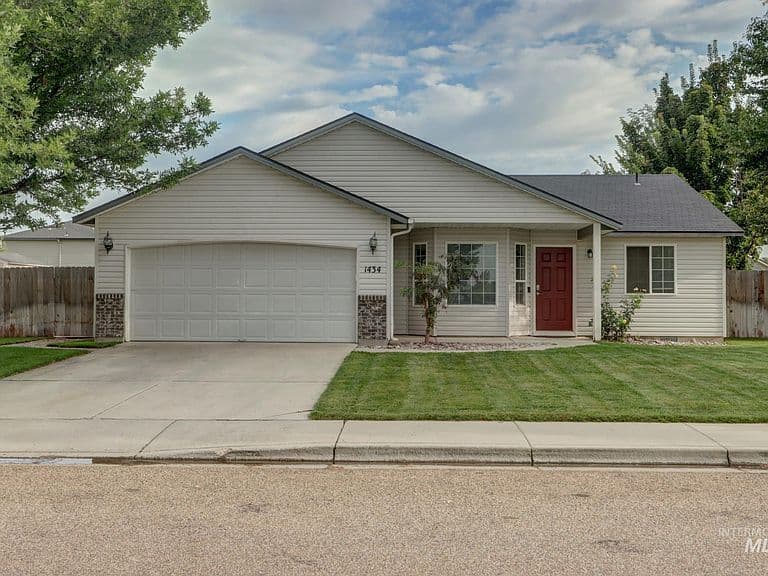 1434 Peregrine Dr photo 1