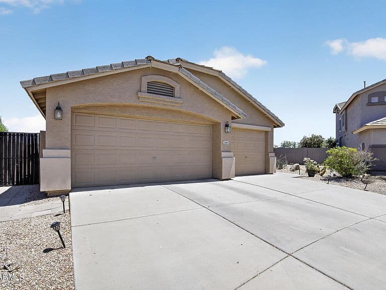 22683 N AARON Road photo 2