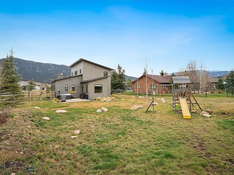 30 Whitefish Dr photo 2