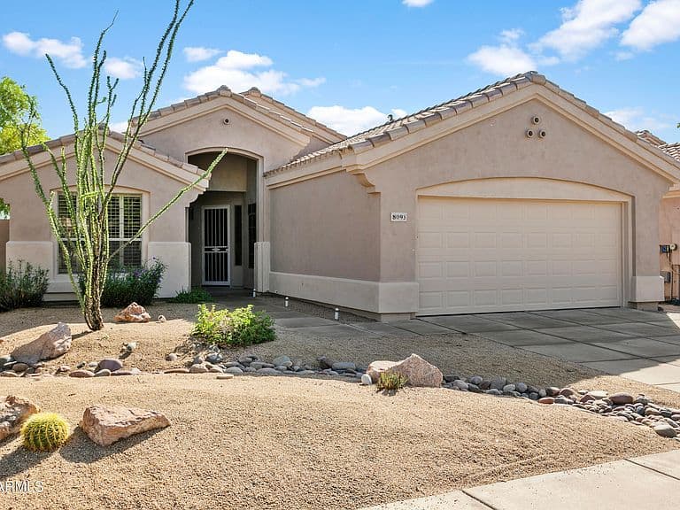 8093 E THERESA Drive photo 2