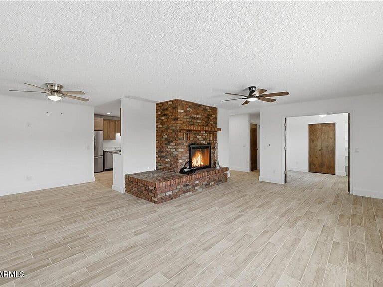 606 N COCHISE Drive photo 4