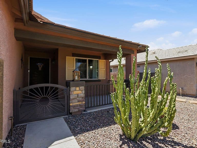 2215 E HAZELTINE Way photo 5