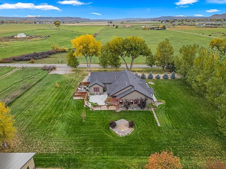 2 Pacesetter Ln photo 3