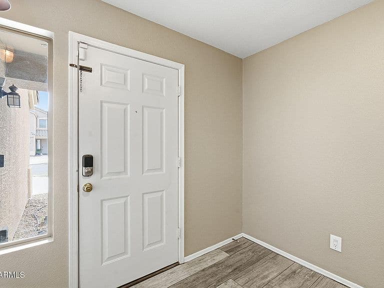 10826 E AZALEA Avenue photo 3