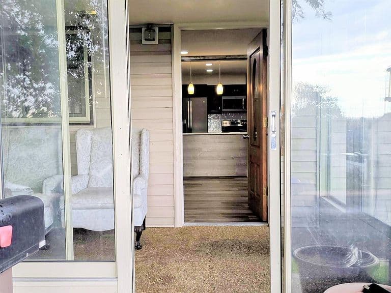 137 King Ct photo 3