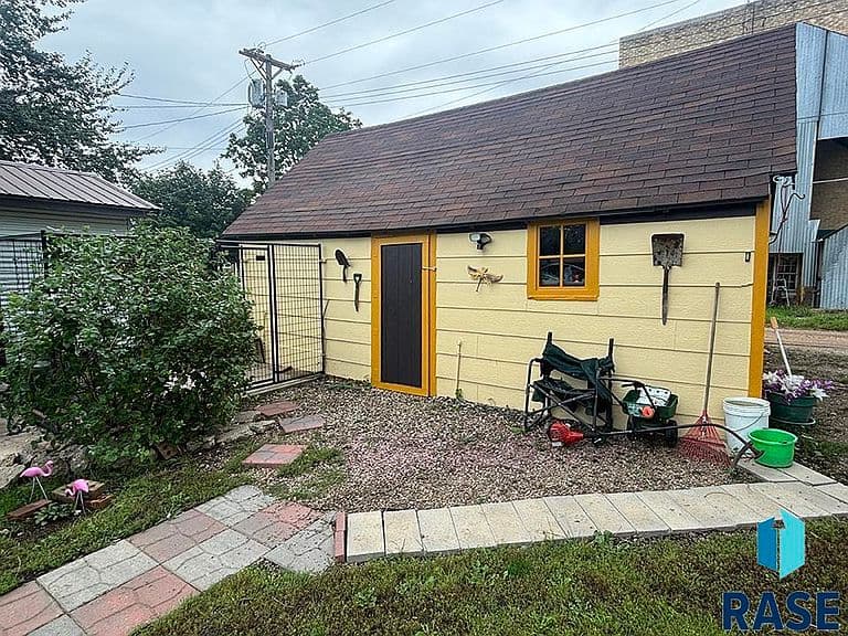 504 W Ash St photo 5