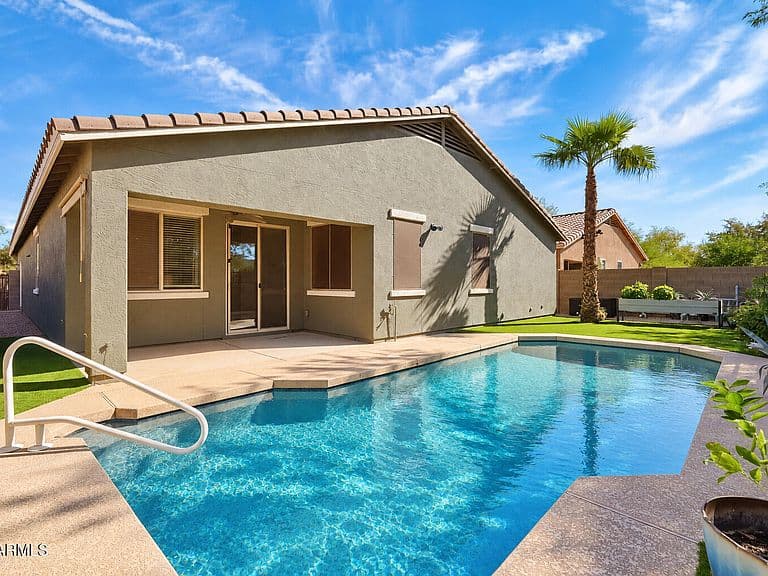 42447 W ALMIRA Drive photo 1