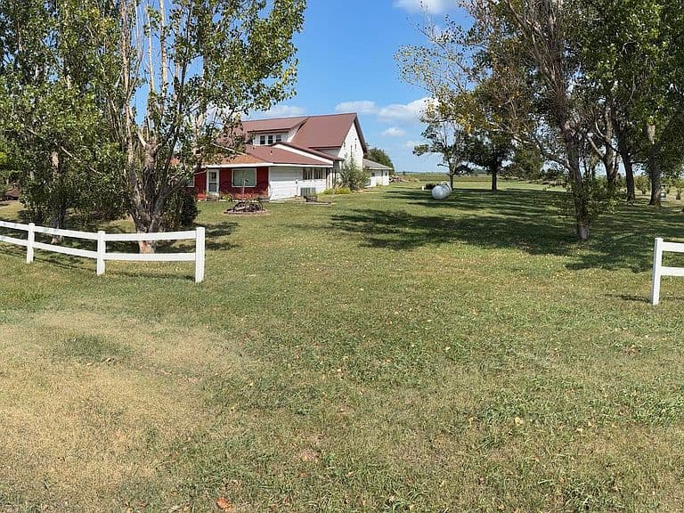25378 Us Highway 81 photo 3