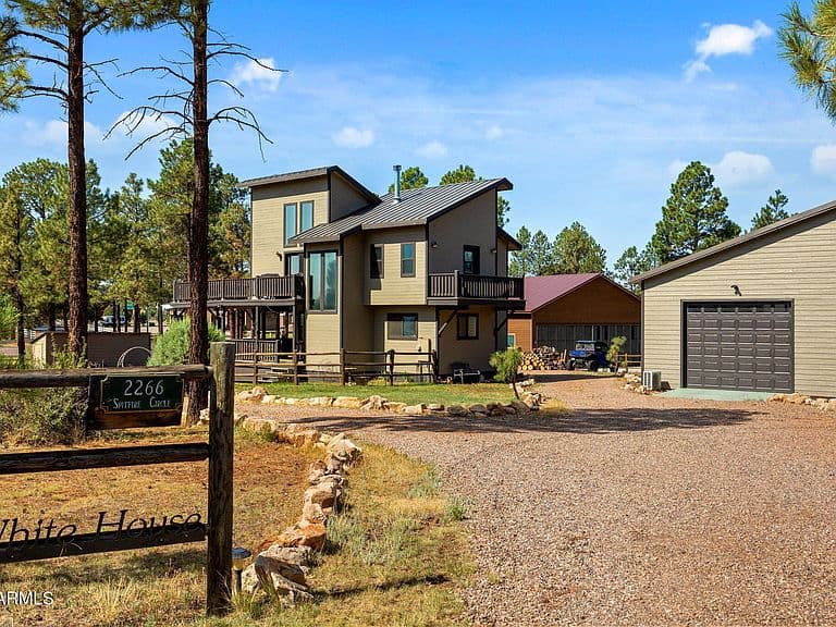 2266 SPITFIRE Circle photo 4