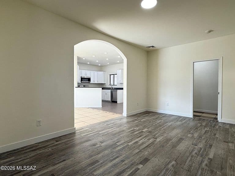 1290 W 27th St photo 5