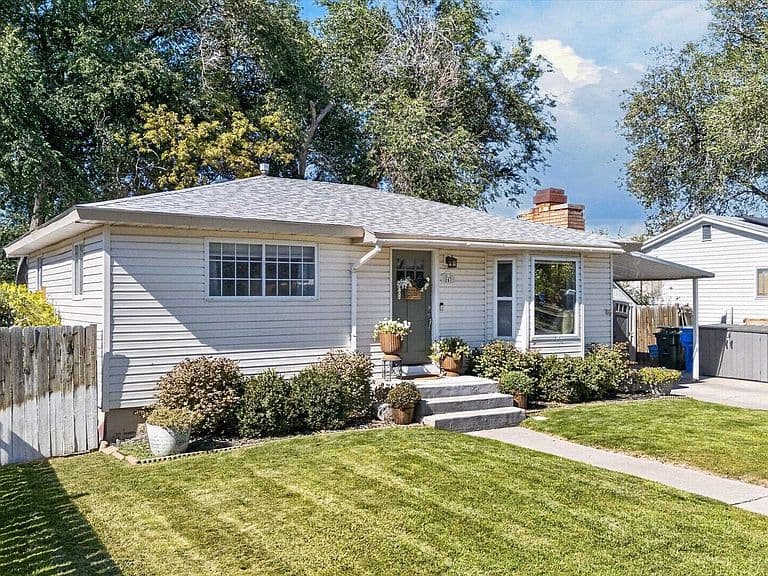 857 Linda Ave photo 3