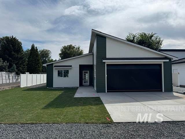 923 Aiken Ave photo 1
