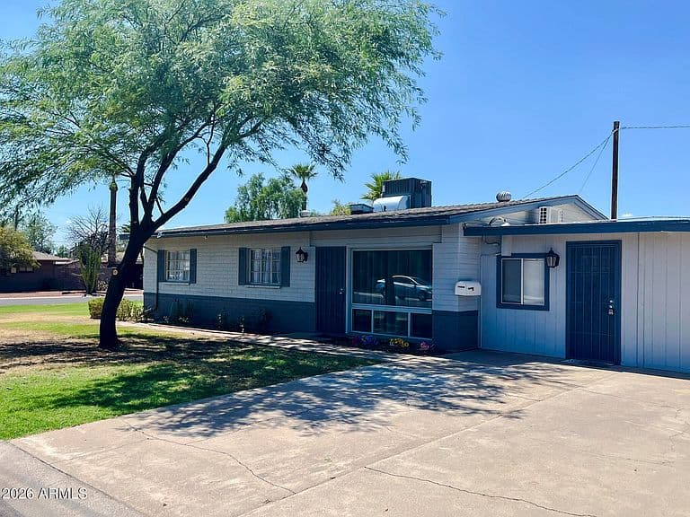 3824 N 8TH Avenue photo 1