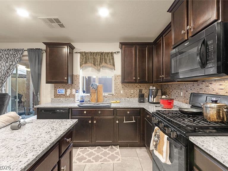6256 Clackamas Ct photo 3