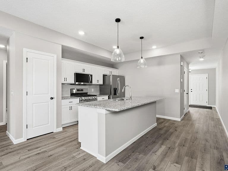 249 Thelma Ave photo 5