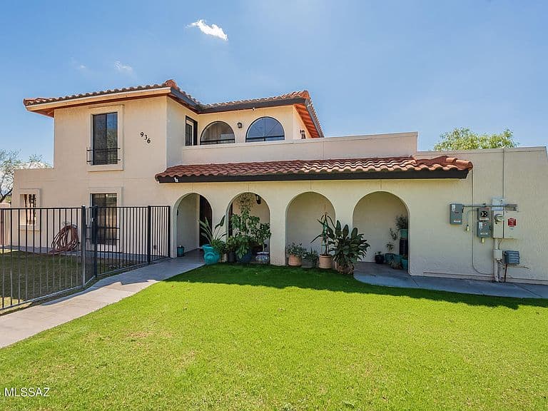 936 E Rancho Grande Cir photo 4