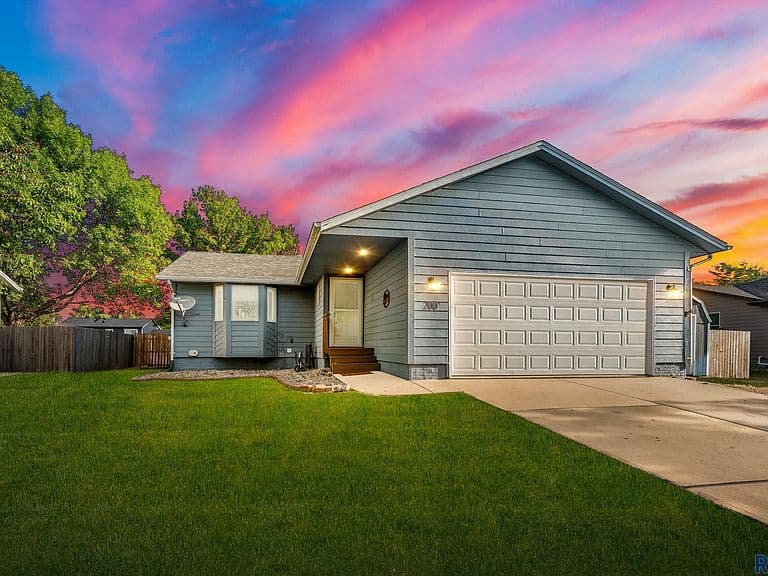 200 W Holly St photo 1