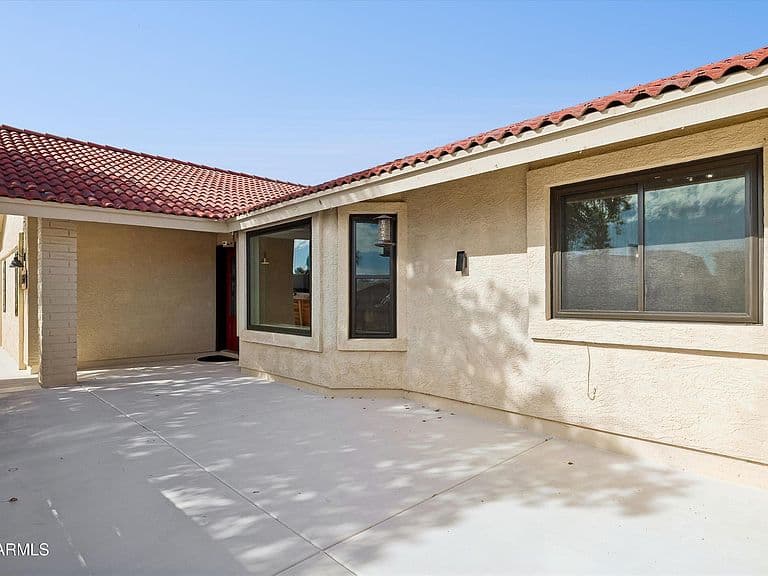 14652 N El Pueblo Boulevard N photo 5