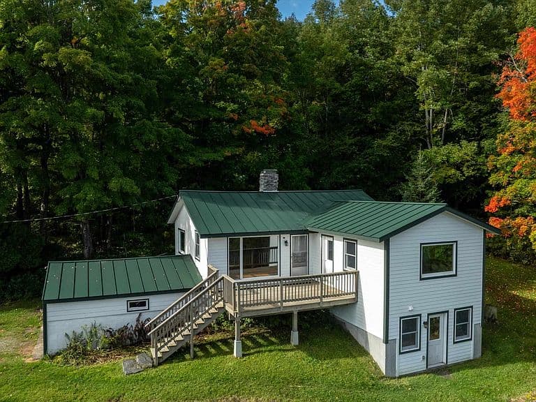 2506 Healdville Road photo 2