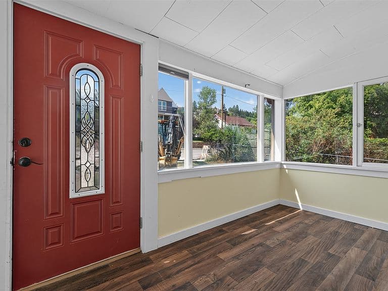 326 Pine St photo 2